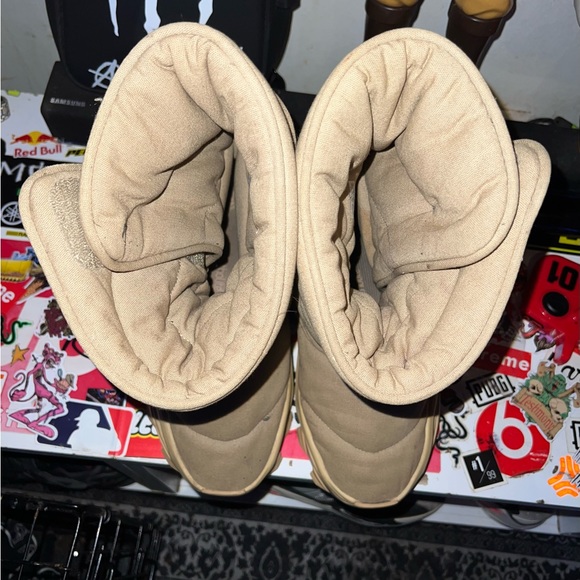 size 12 Yeezy insulated boots - Picture 4 of 6